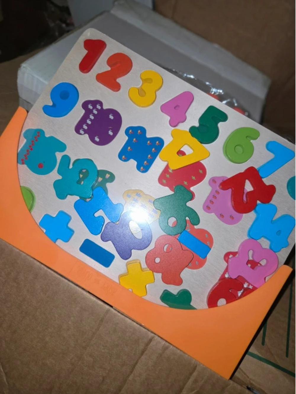 Kids puzzle with case holder